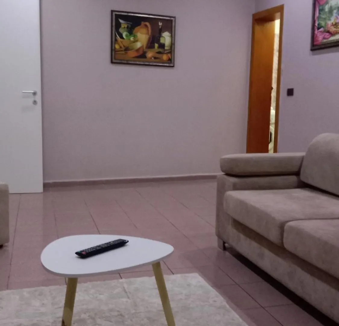 Arti Home At Selvia Τίρανα